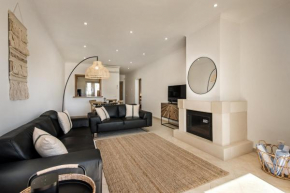 Luxurious First Floor Apartment Sleeps 4